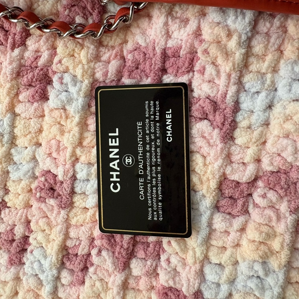 Chanel Red Perforated Leather Shoulder Bag - Picture 3 of 4